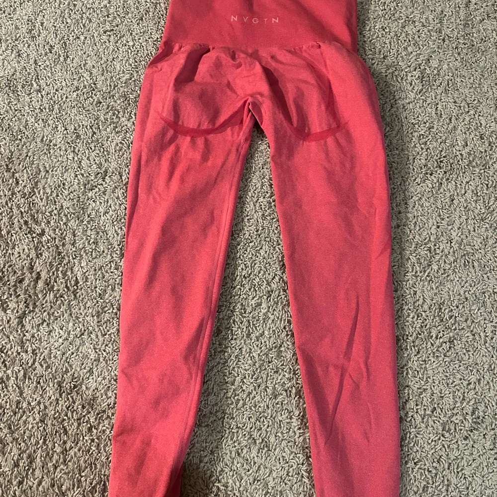 NVGTN Seamless contour legging size M hot pink